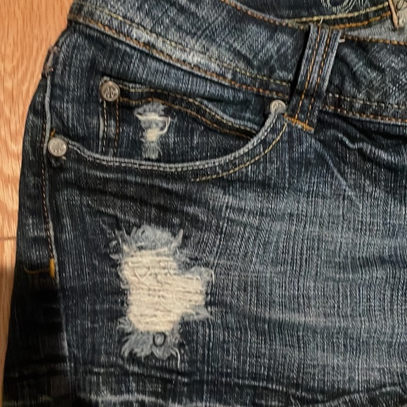 American Rag stretchy and comfy distressed, denim jean shorts size small - Picture 4 of 7